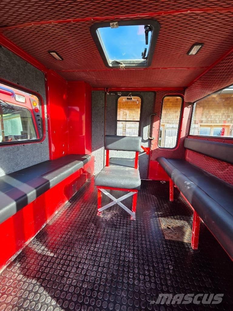  Pistenbully 300 DD Ratraci