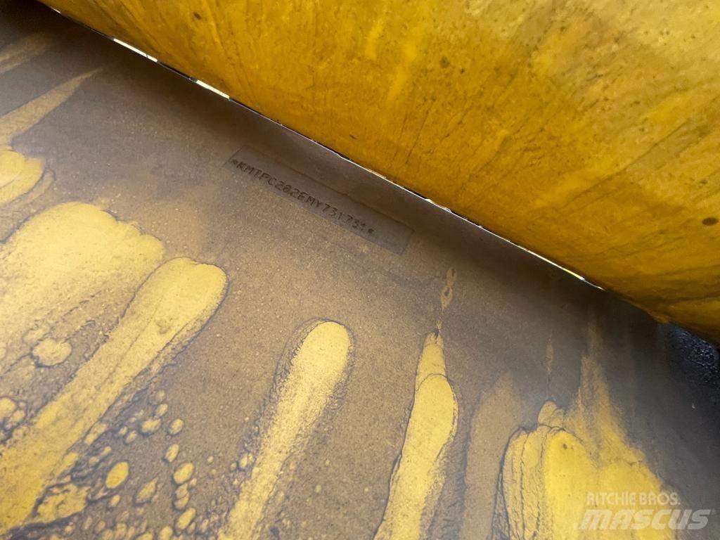 Komatsu PC210-10MO Bageri gusjeničari