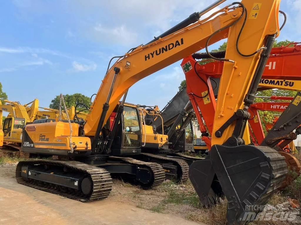 Hyundai R220LC-9S Bageri na kotačima