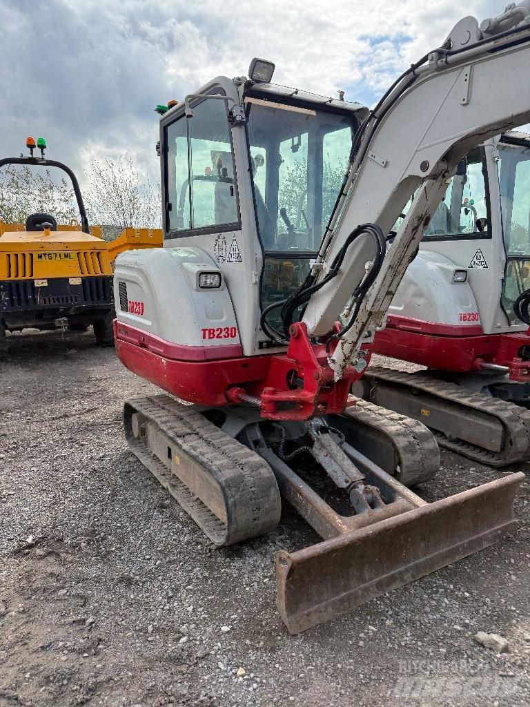 Takeuchi TB 230 Mini bageri <7t