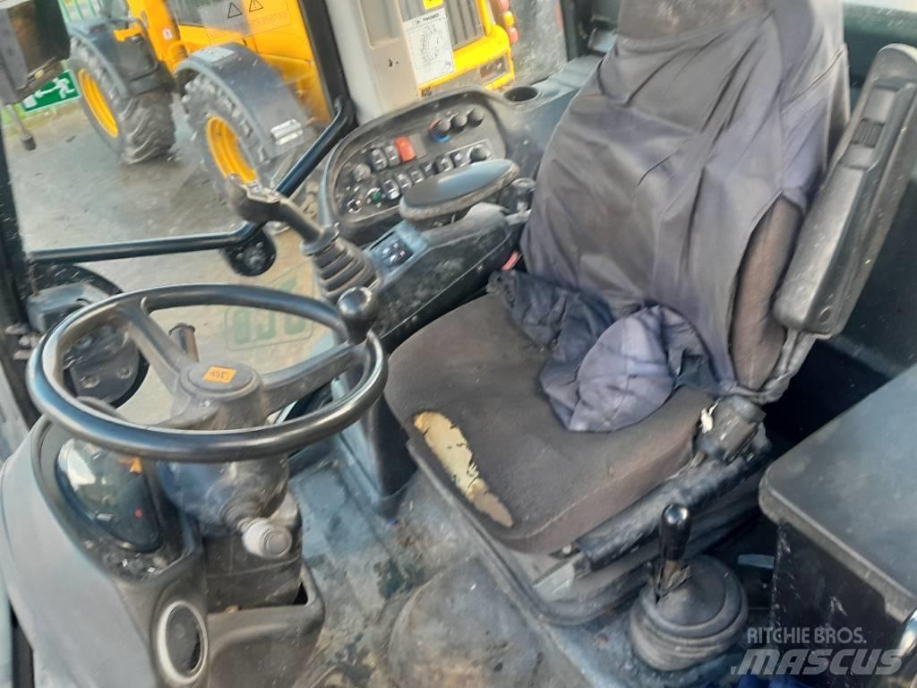 JCB TM 320 S Poljoprivredni teleskopski utovarivači