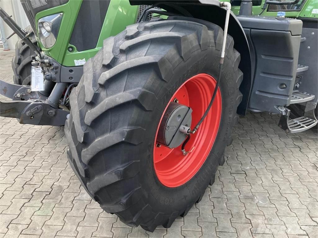 Fendt 933 Vario Traktori