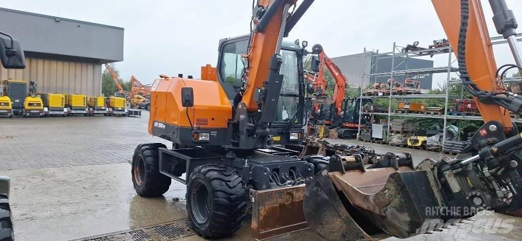 Doosan DX 100 W-7 Bageri na kotačima