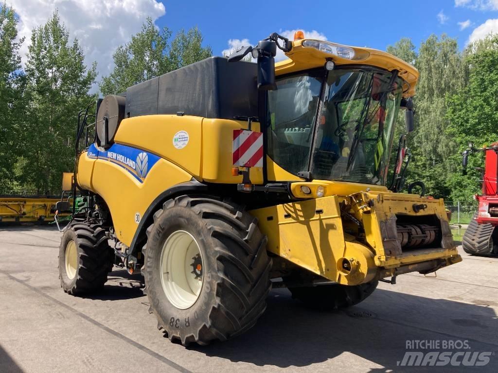 New Holland CR 9090 Kombajni