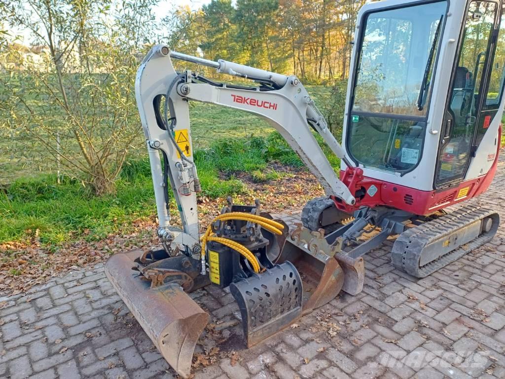 Takeuchi TB 216 Mini bageri <7t