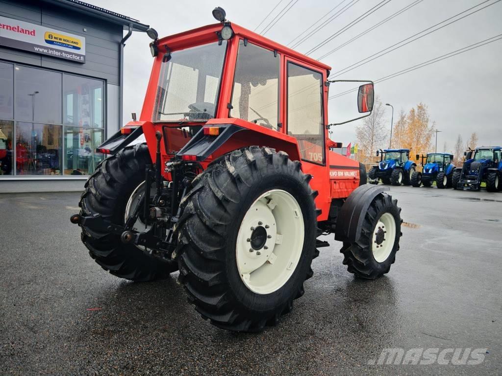 Valmet 705 MYYTY Traktori
