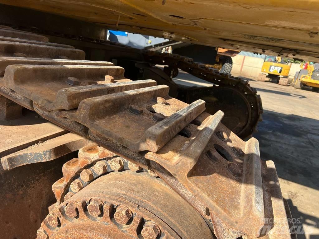 CAT 390 D Bageri gusjeničari