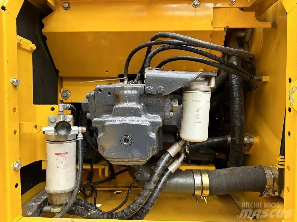 Komatsu PC 210-8 Bageri gusjeničari
