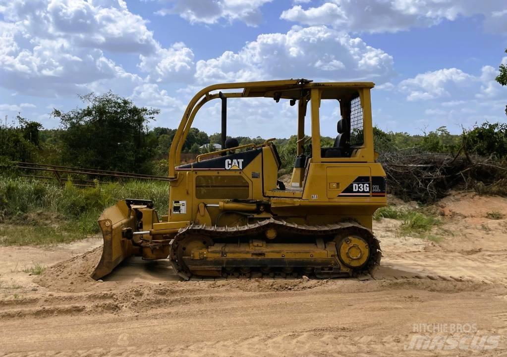 CAT D3G XL Buldožeri gusjeničari