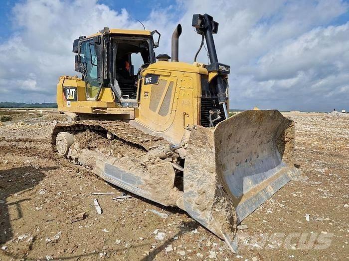CAT D7E Buldožeri gusjeničari