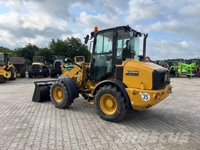 CAT 908 Utovarivači na kotačima
