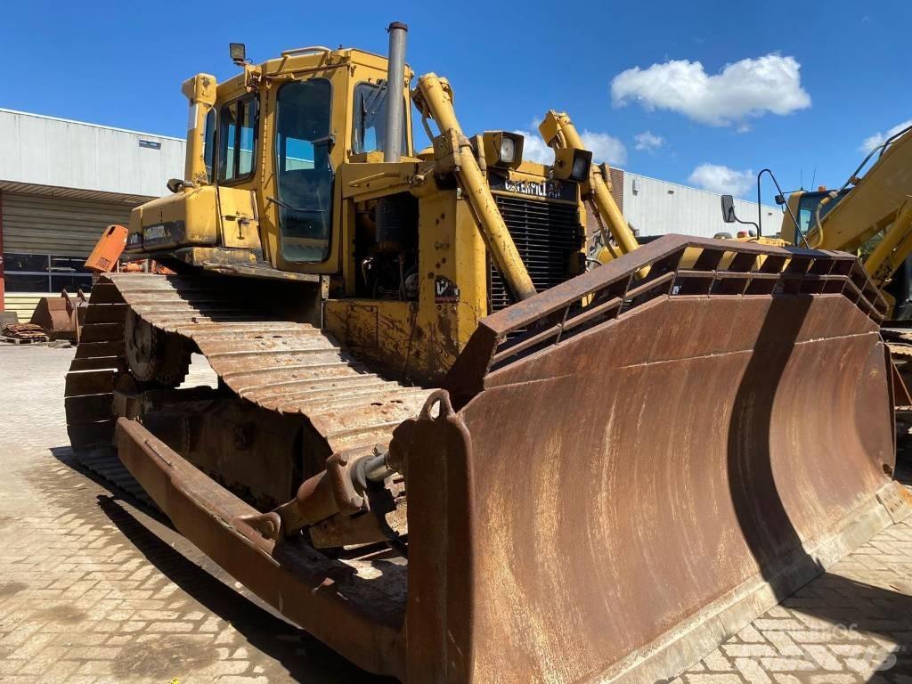 CAT D 6 H Buldožeri gusjeničari