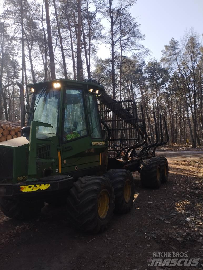 John Deere 810D Forvarderi