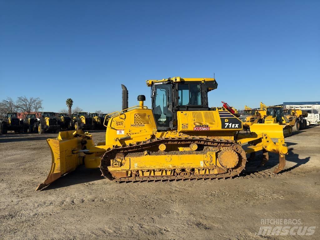 Komatsu D71EX-24 Buldožeri gusjeničari