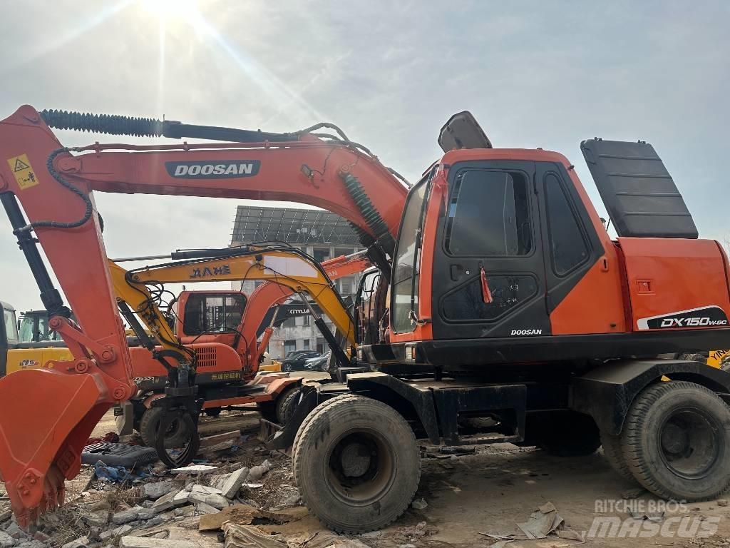 Doosan 150 Bageri na kotačima