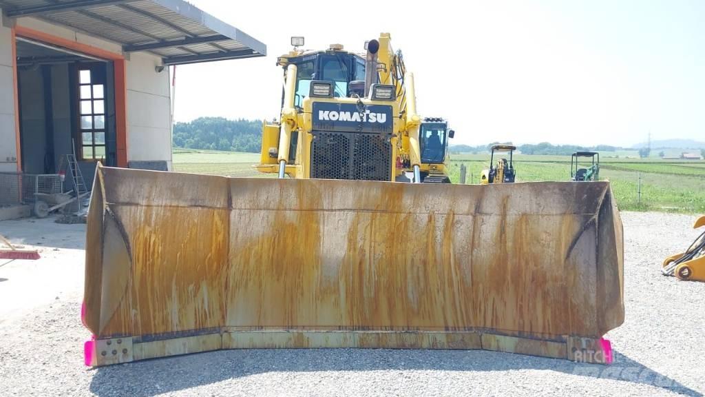 Komatsu D 65 PX-18 Buldožeri gusjeničari