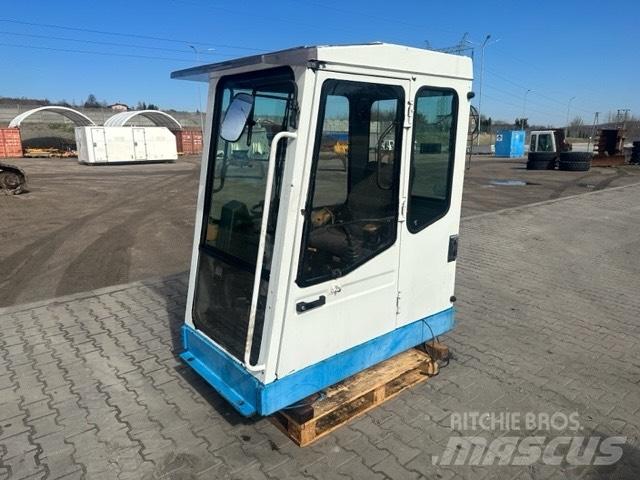 Fuchs MHL 330 Kabine i unutrašnjost