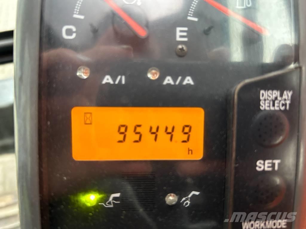 Hitachi ZX 135 US Bageri gusjeničari