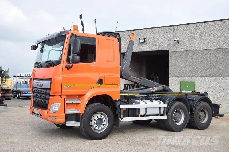 DAF CF 460 Rol kiper kamioni s kukama za dizanje