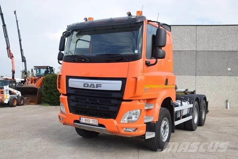 DAF CF 460 Rol kiper kamioni s kukama za dizanje