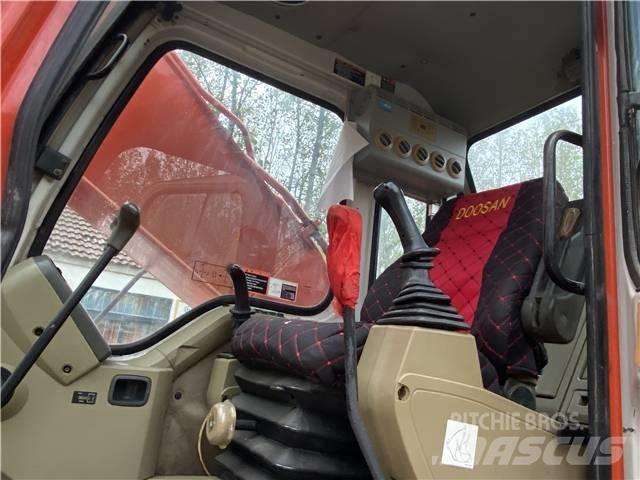 Doosan DH225LC-7 Bageri gusjeničari