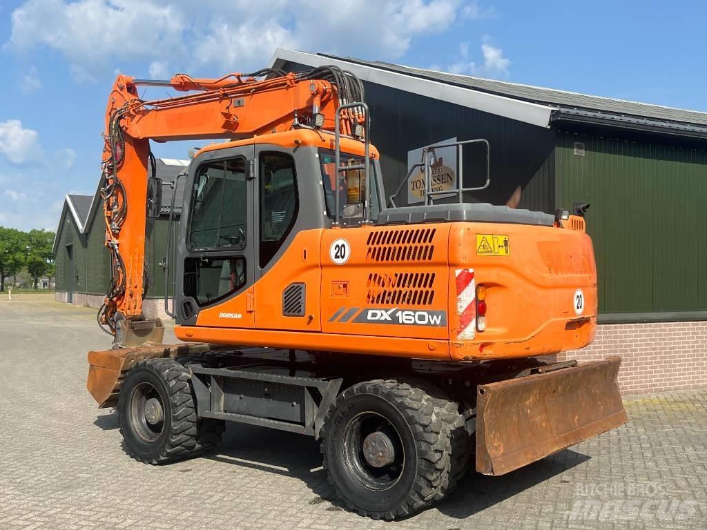 Doosan DX 160 W-3 Bageri na kotačima