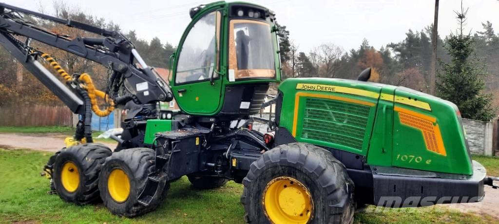 John Deere 1070 E Harversteri