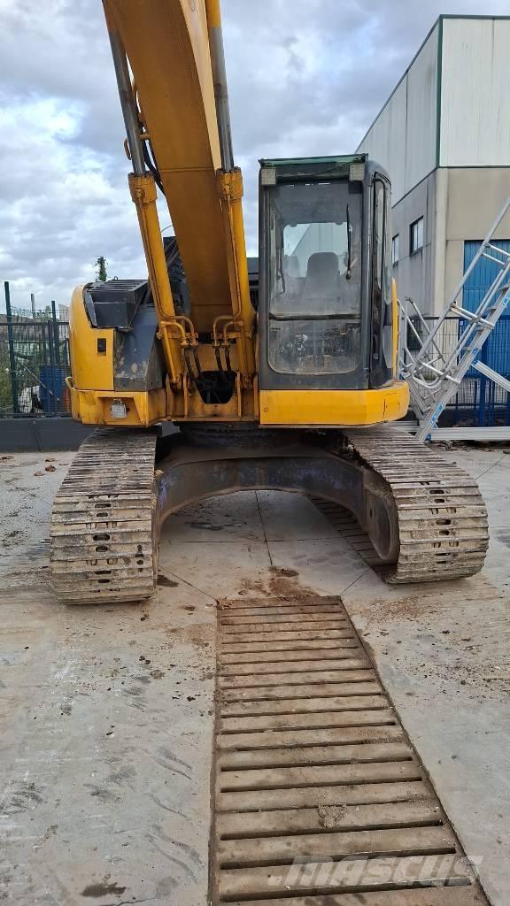 Komatsu PC 228 Bageri gusjeničari