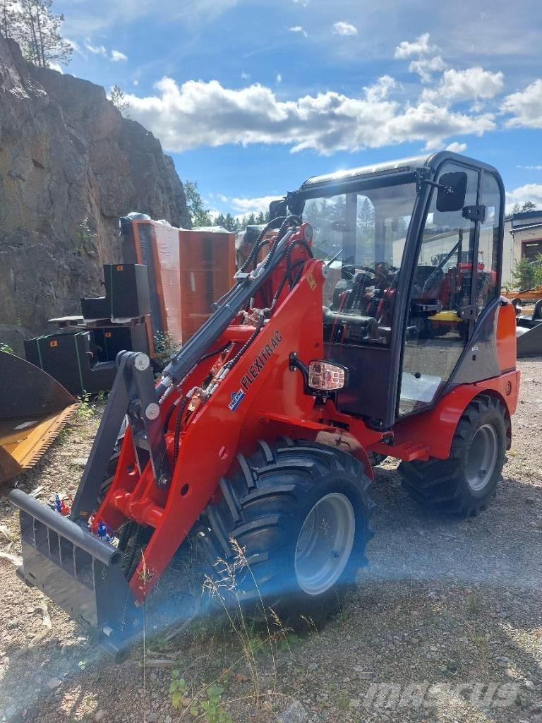 Flexi Trac 1226 cab Traktori