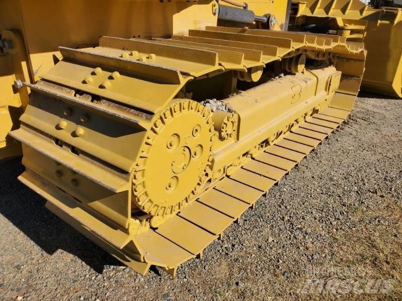 CAT D 6 K 2 LGP Buldožeri gusjeničari