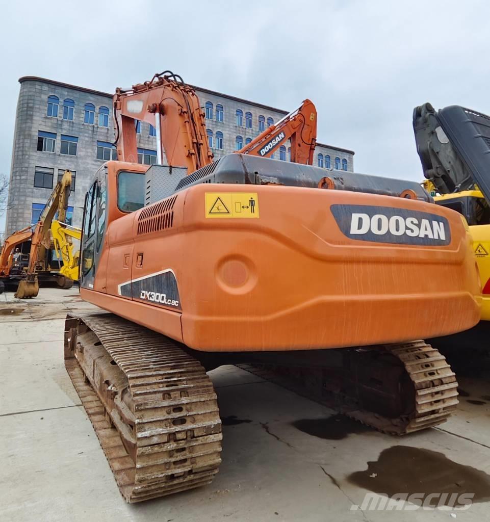 Doosan DX 300 LC Bageri gusjeničari