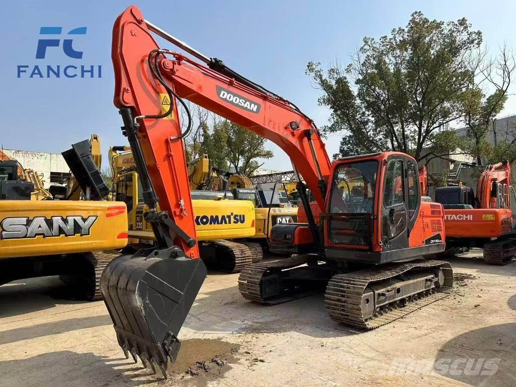 Doosan DX 140 Bageri gusjeničari