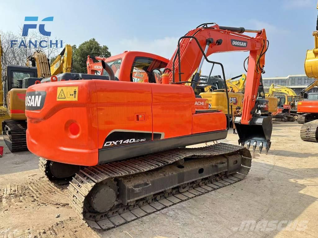 Doosan DX 140 Bageri gusjeničari