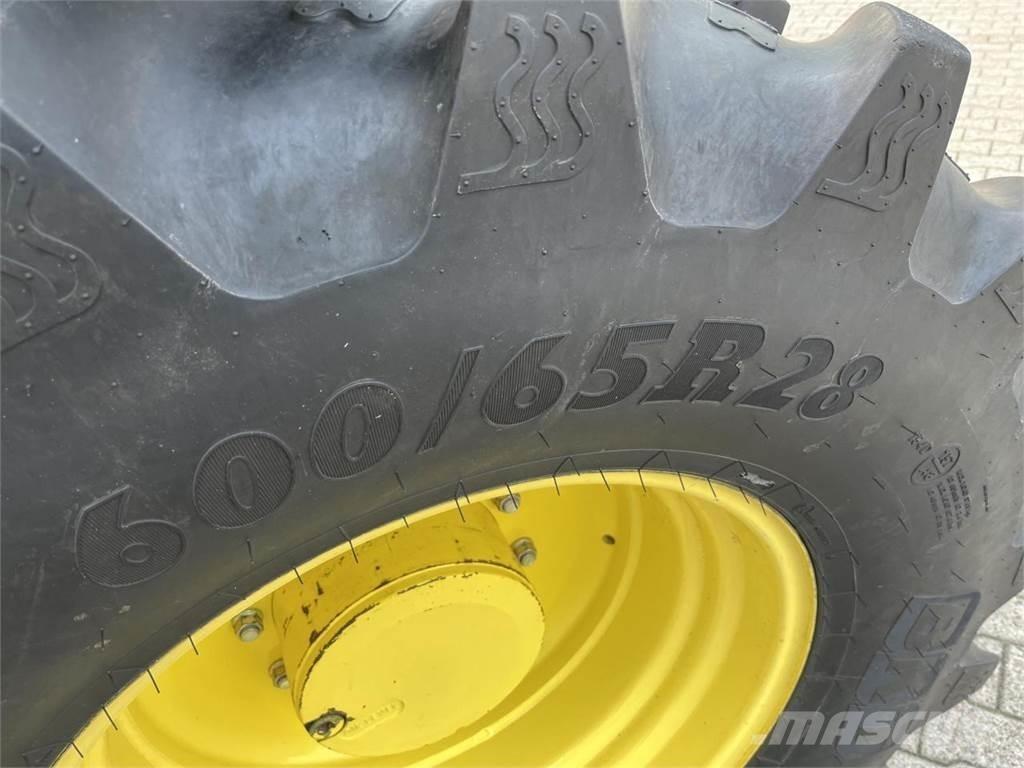 John Deere 6150R Traktori