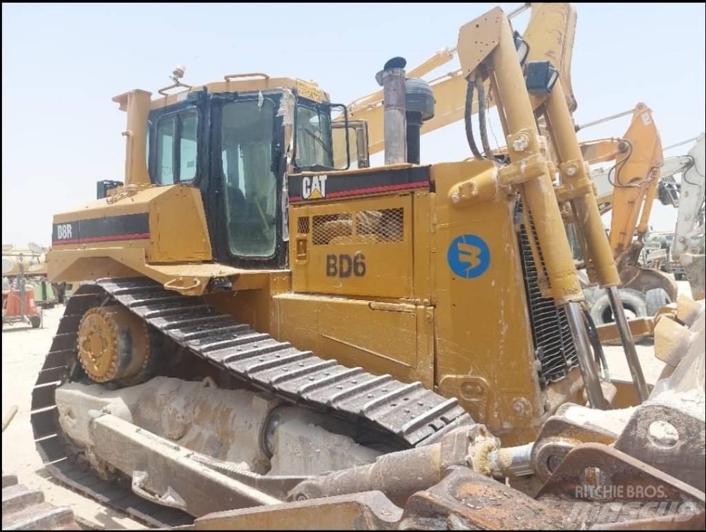 CAT D 8 R Buldožeri gusjeničari