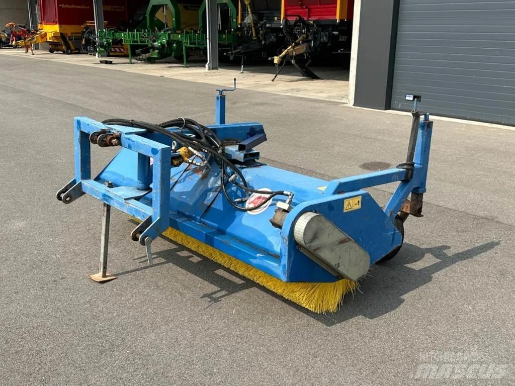 AP VHZ 2500 Strojevi za metenje