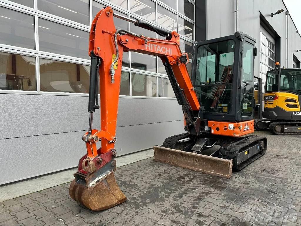 Hitachi ZX26U-6 CR Mini bageri <7t