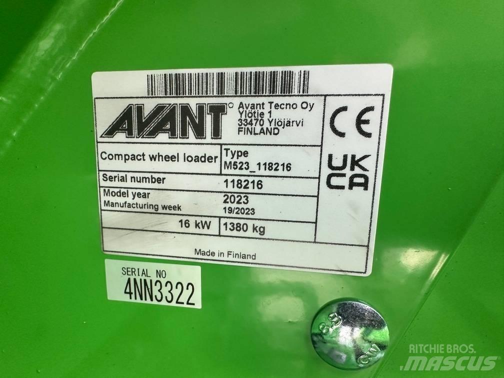 Avant 523 Višenamjenski utovarivači