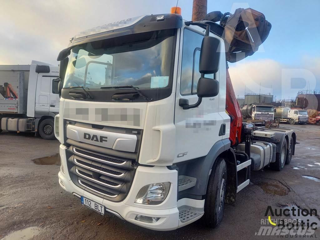 DAF CF 450 FAR Rol kiper kamioni s kukama za dizanje