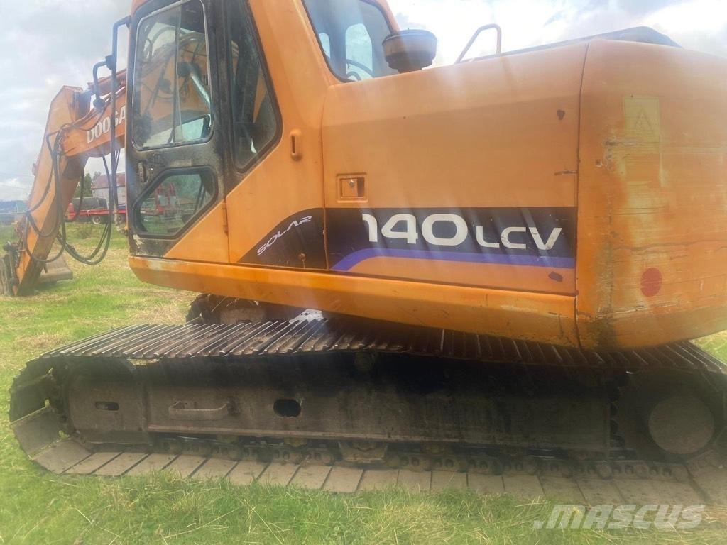 Doosan DX 140 Bageri na kotačima