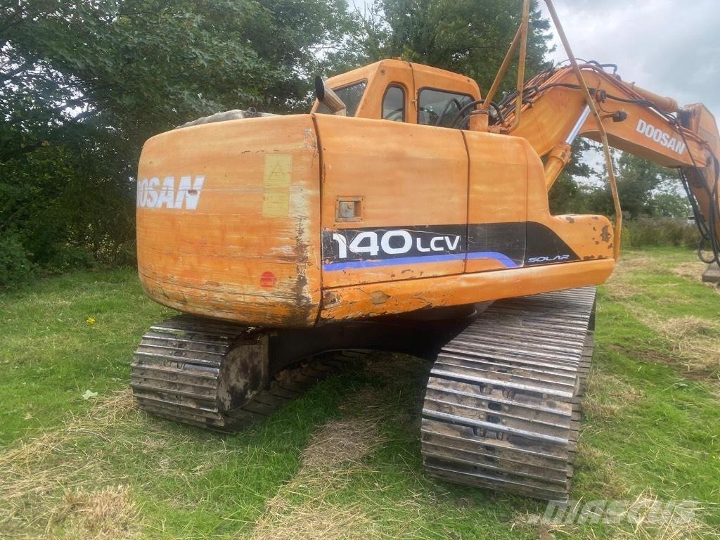 Doosan DX 140 Bageri na kotačima