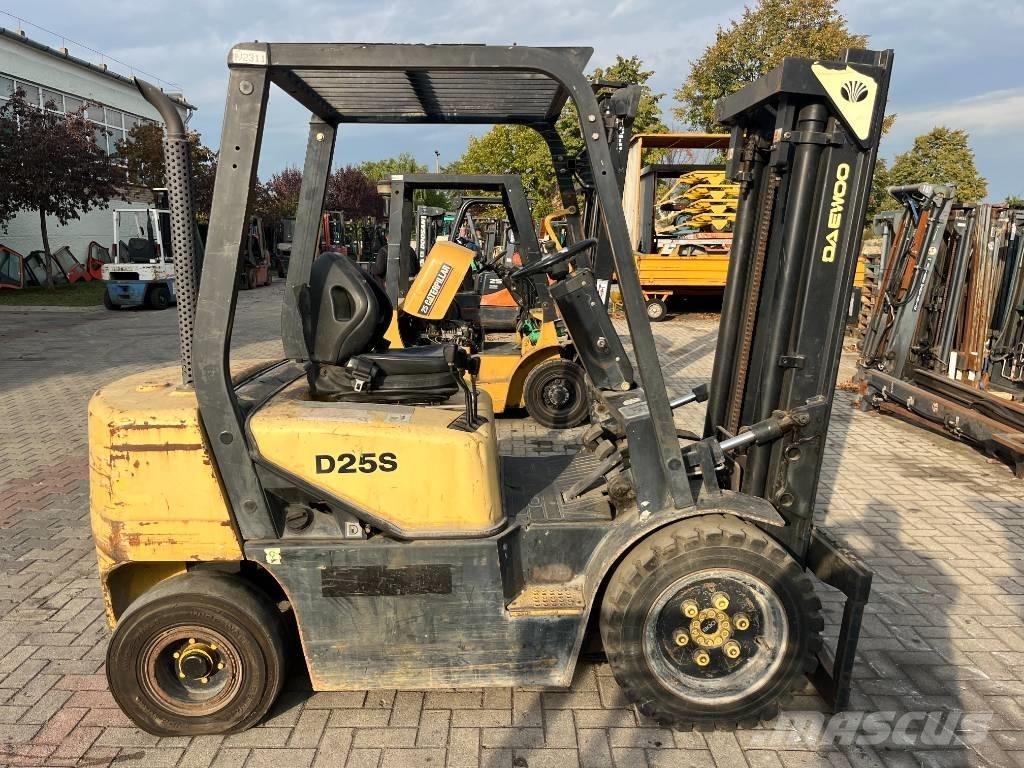 Daewoo D25S3 V-2311 Dizelski viličari