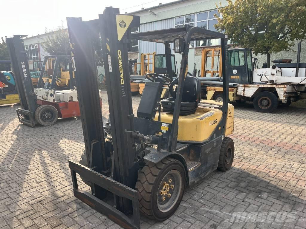 Daewoo D25S3 V-2311 Dizelski viličari