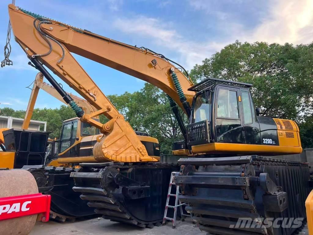 CAT 320 D2 Amfibijski bageri