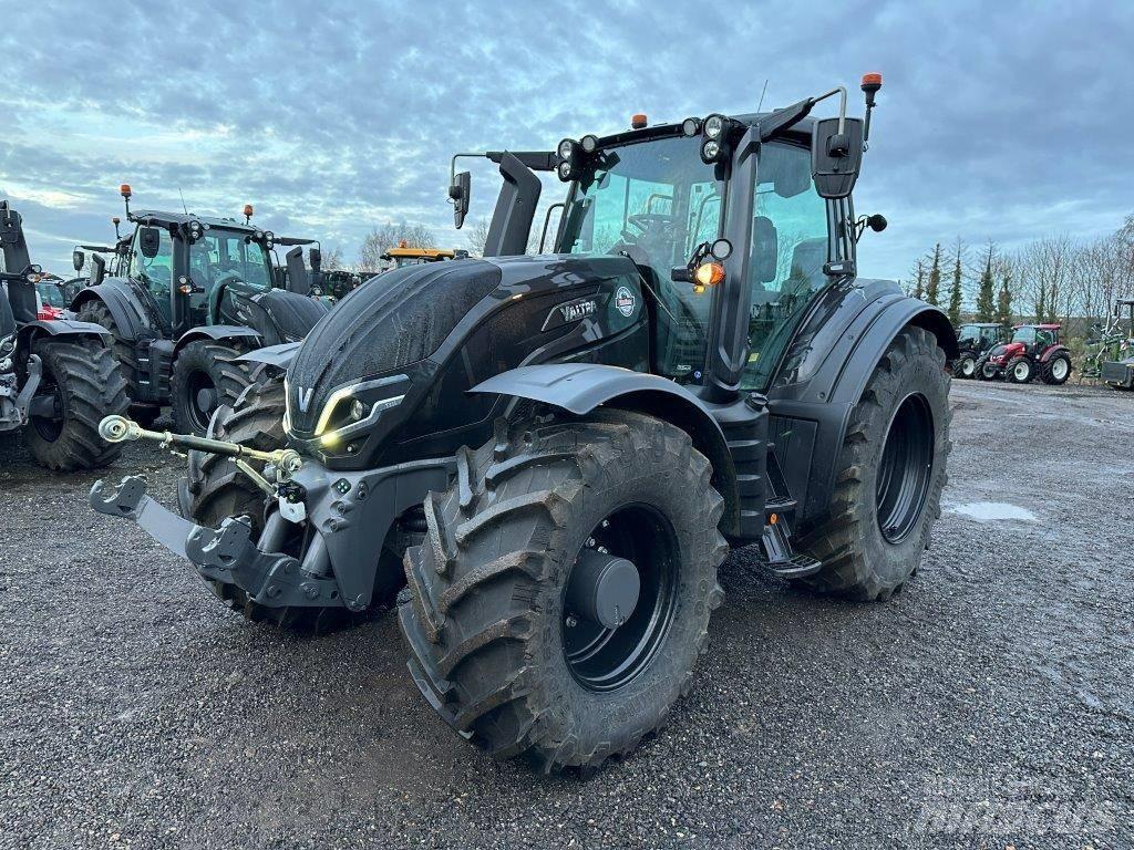 Valtra T 235 Direct Traktori