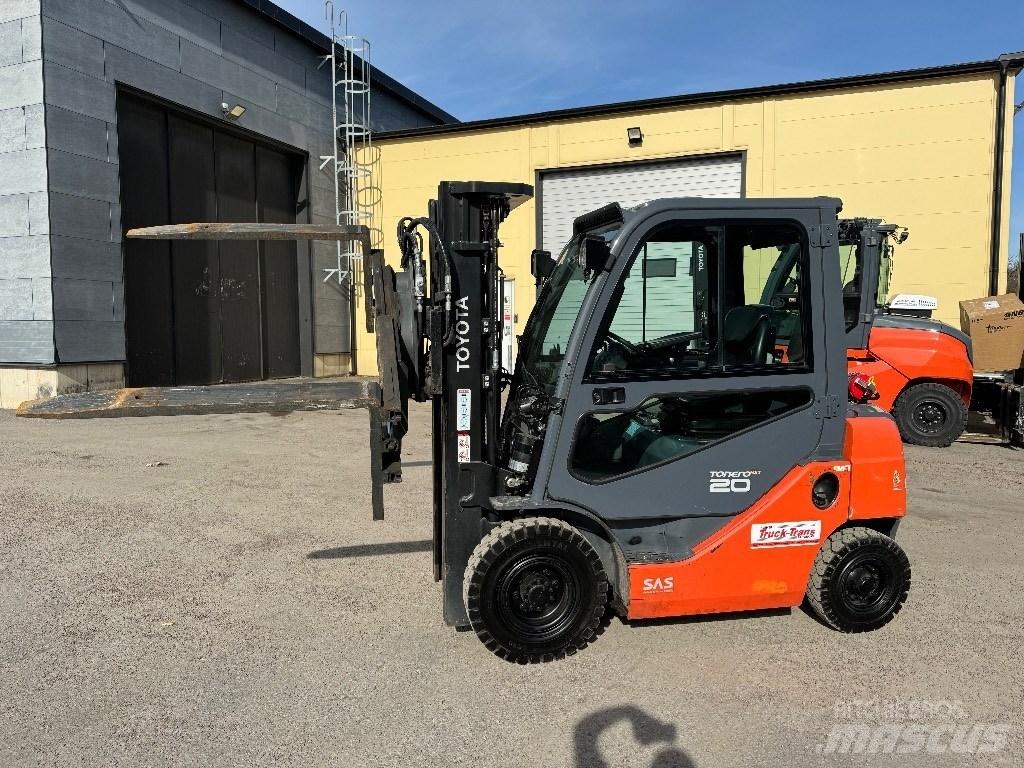 Toyota 06-8FD20F Dizelski viličari