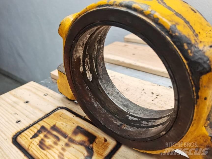 JCB 530-70 {axle} Osi