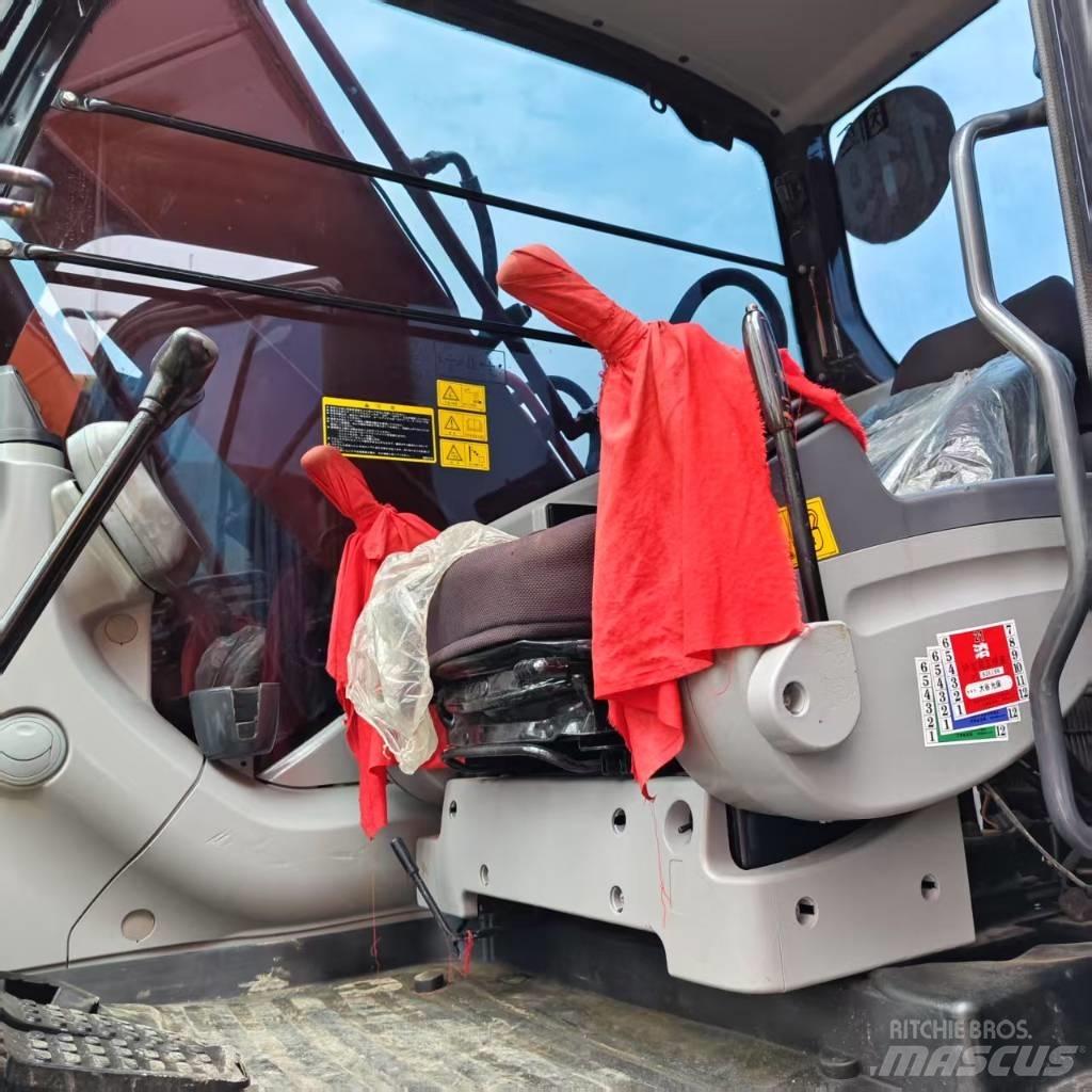 Hitachi ZX 210 Bageri gusjeničari