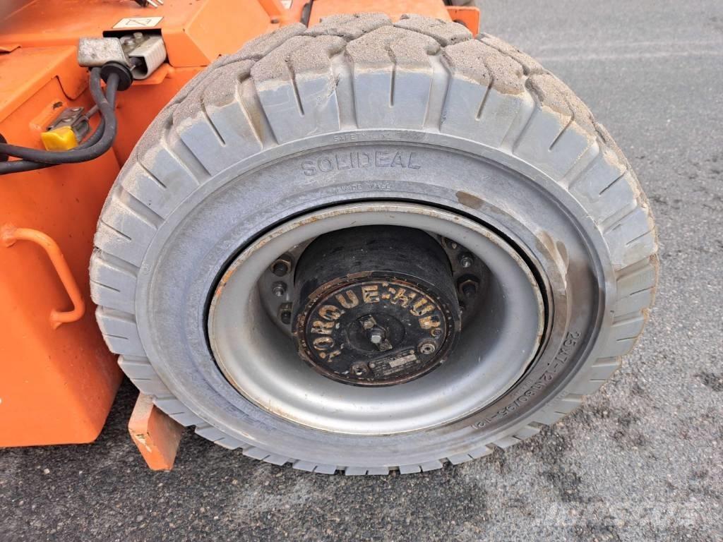 JLG E 300 AJP Zglobne podizne platforme