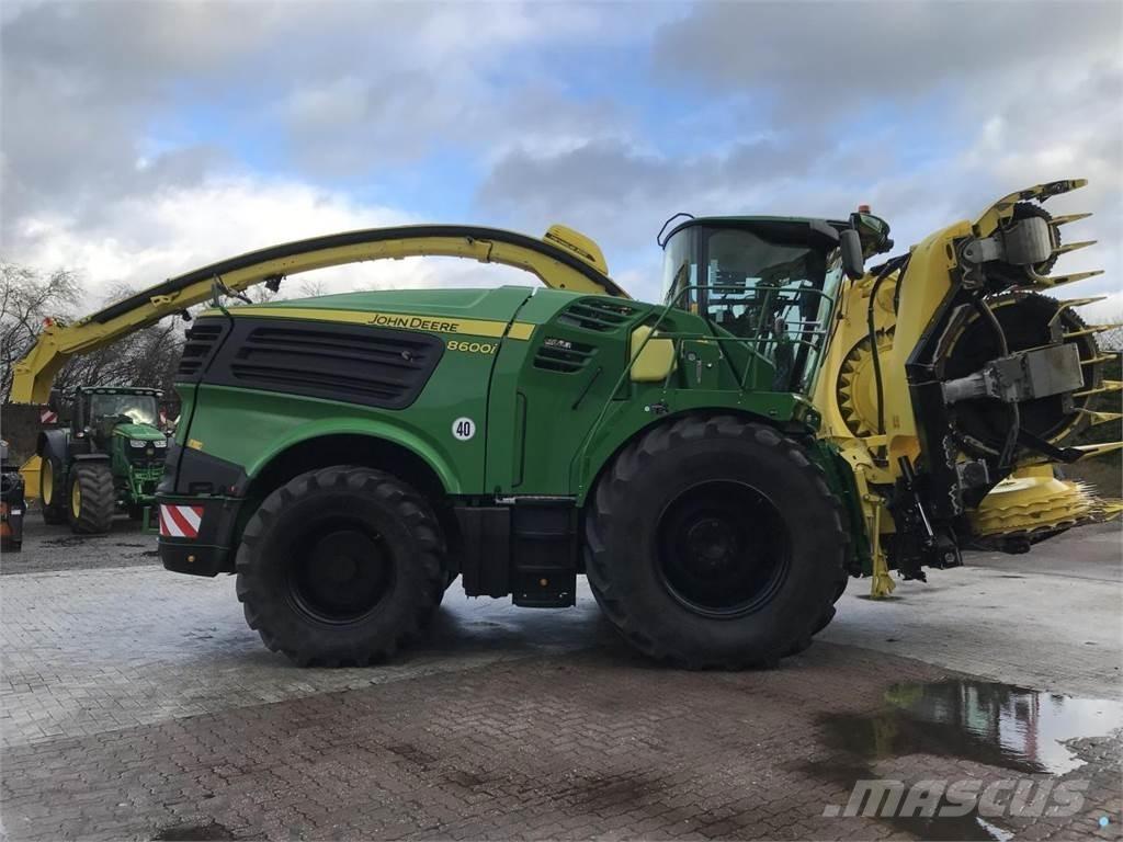 John Deere 8600 Strojevi za krmu na vlastiti pogon